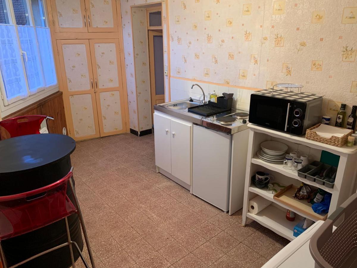 Studio Ideal Travail, Famille, Tout Y Est … Apartman Dompierre-sur-Besbre Kültér fotó